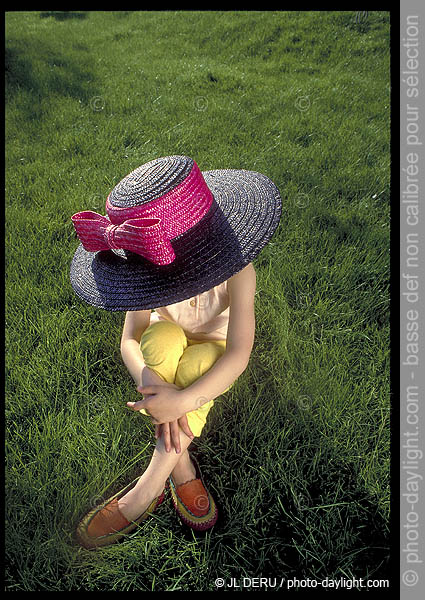 petite fille au chapeau - little girl with hat